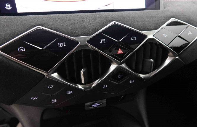 DS_DS_DS3CROSSBA_2551542_14.jpg DS_DS_DS3CROSSBA_2551542_14.jpg