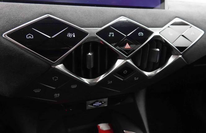 DS_DS_DS3CROSSBA_2551807_11.jpg DS_DS_DS3CROSSBA_2551807_11.jpg