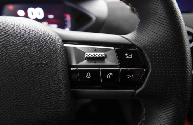 DS_DS_DS3CROSSBA_2551807_16.jpg DS_DS_DS3CROSSBA_2551807_16.jpg