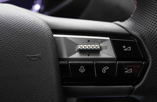 DS_DS_DS3CROSSBA_2551809_21.jpg DS_DS_DS3CROSSBA_2551809_21.jpg