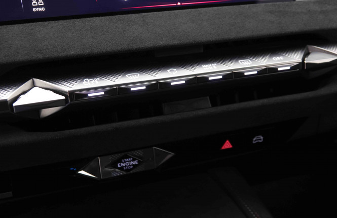 DS_DS_DS4_2550409_13.jpg DS_DS_DS4_2550409_13.jpg