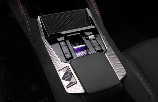 DS_DS_DS4_2550411_14.jpg DS_DS_DS4_2550411_14.jpg