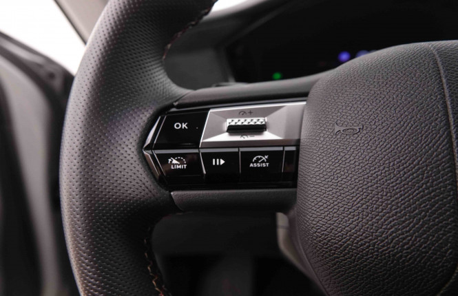 DS_DS_DS4_2550411_18.jpg DS_DS_DS4_2550411_18.jpg