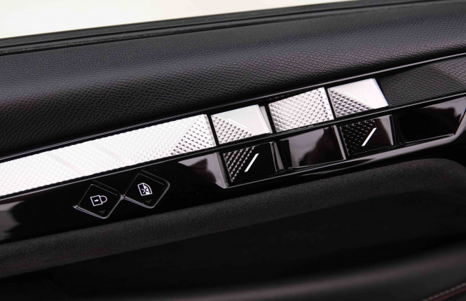 DS_DS_DS4_2550411_20.jpg DS_DS_DS4_2550411_20.jpg