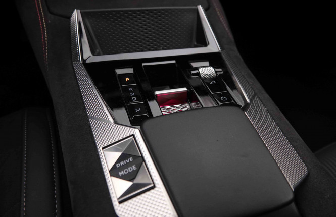 DS_DS_DS4_2550411_37.jpg DS_DS_DS4_2550411_37.jpg