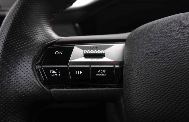 DS_DS_DS4_2550411_41.jpg DS_DS_DS4_2550411_41.jpg