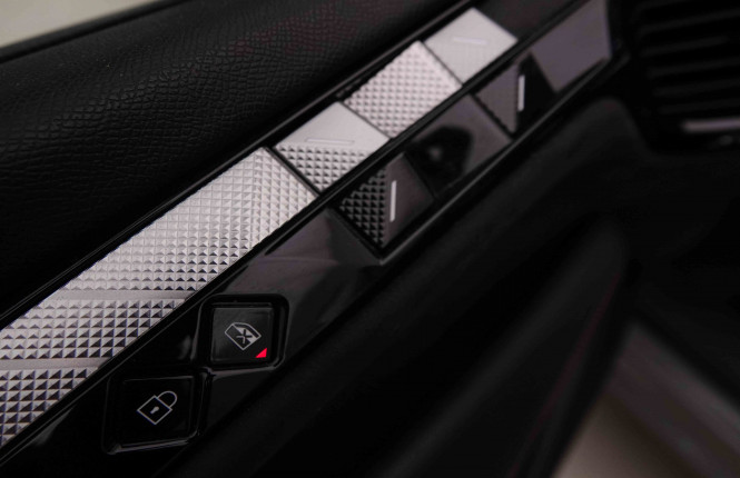 DS_DS_DS4_2550411_43.jpg DS_DS_DS4_2550411_43.jpg