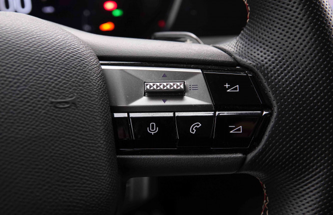 DS_DS_DS4_2550416_19.jpg DS_DS_DS4_2550416_19.jpg