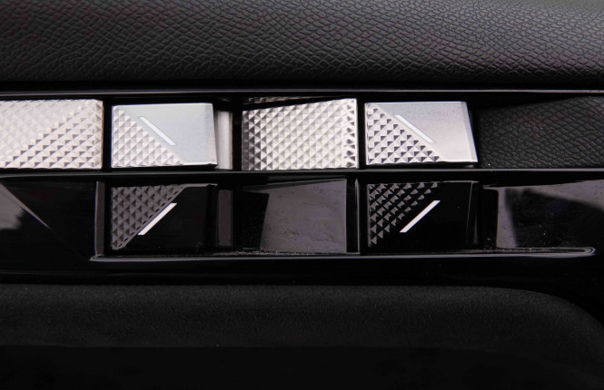 DS_DS_DS4_2550416_20.jpg DS_DS_DS4_2550416_20.jpg