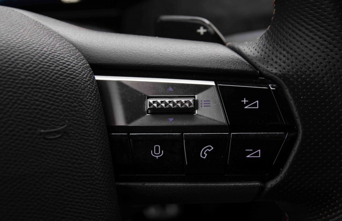 DS_DS_DS4_2551681_20.jpg DS_DS_DS4_2551681_20.jpg