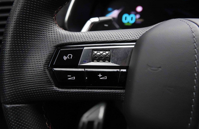 DS_DS_DS7CROSSBA_2652085_19.jpg DS_DS_DS7CROSSBA_2652085_19.jpg