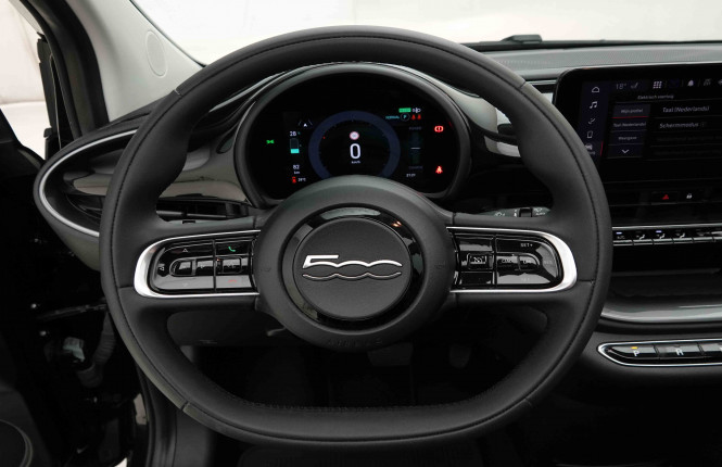 FIAT_FIAT_500C_2653940_10.jpg