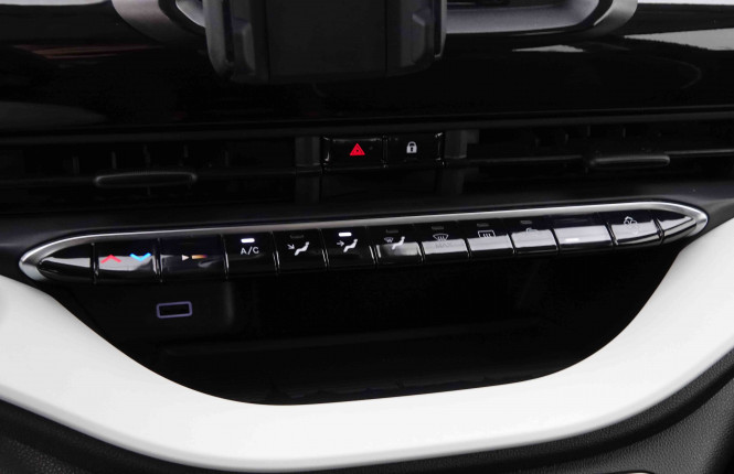 FIAT_FIAT_500E_2547482_37.jpg