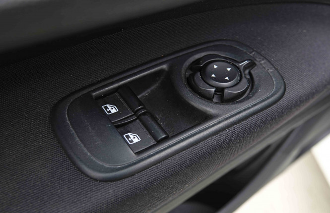 FIAT_FIAT_500E_2654271_21.jpg