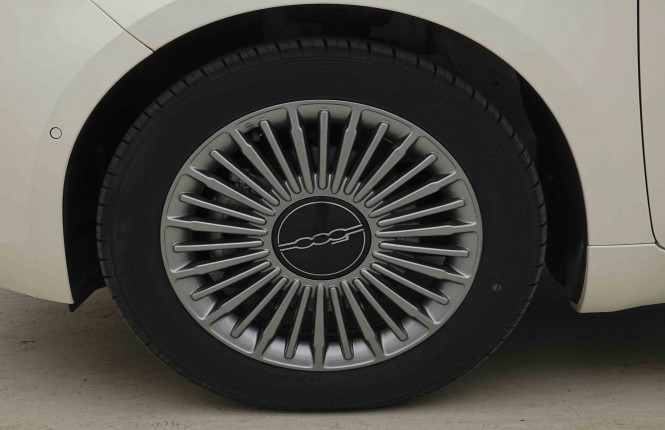 FIAT_FIAT_500E_2654271_22.jpg