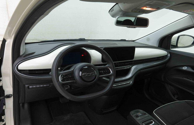 FIAT_FIAT_500E_2654271_7.jpg