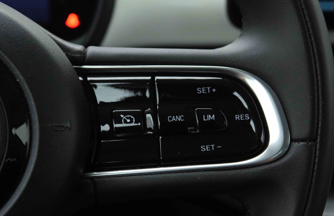 FIAT_FIAT_500E_2654272_19.jpg
