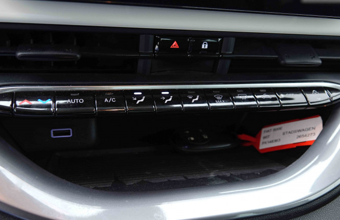 FIAT_FIAT_500E_2654273_13.jpg