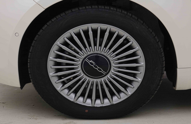FIAT_FIAT_500E_2654273_22.jpg