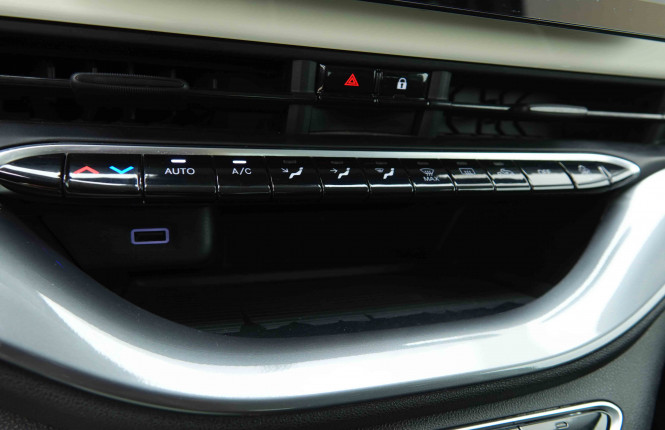 FIAT_FIAT_500E_2654283_13.jpg