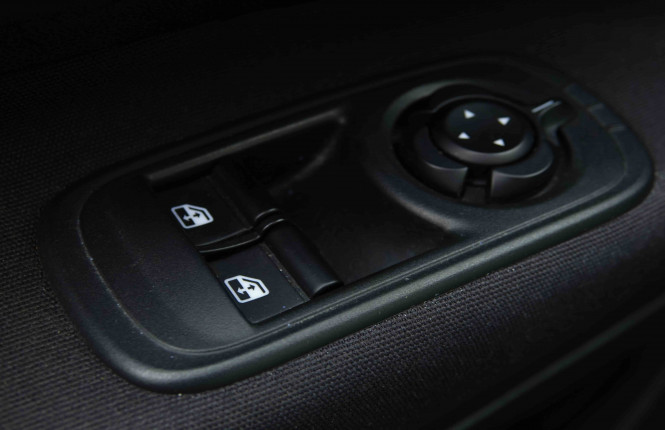 FIAT_FIAT_500E_2654283_21.jpg