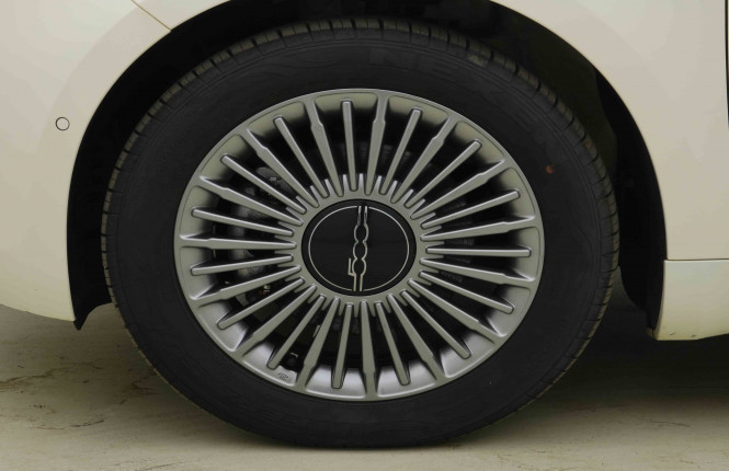 FIAT_FIAT_500E_2654283_22.jpg
