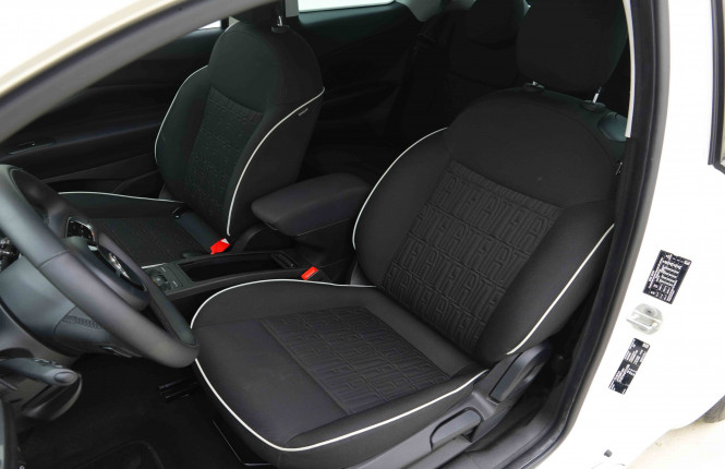 FIAT_FIAT_500E_2654283_6.jpg