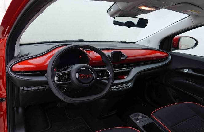 FIAT_FIAT_500E_2655011_7.jpg FIAT_FIAT_500E_2655011_7.jpg