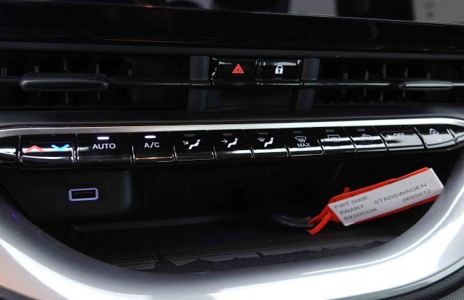 FIAT_FIAT_500E_2655012_12.jpg FIAT_FIAT_500E_2655012_12.jpg