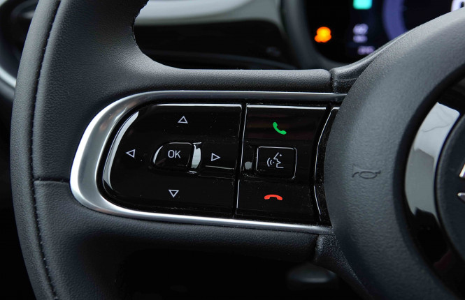 FIAT_FIAT_500E_2655012_17.jpg FIAT_FIAT_500E_2655012_17.jpg