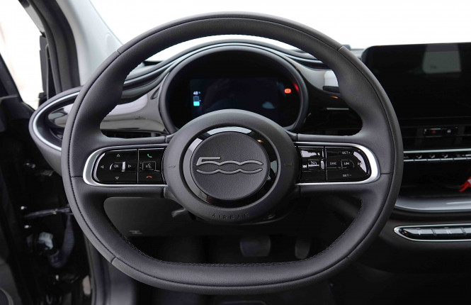 FIAT_FIAT_500E_2655012_8.jpg FIAT_FIAT_500E_2655012_8.jpg