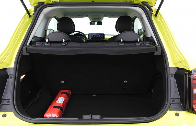 FIAT_FIAT_500E_2655013_5.jpg FIAT_FIAT_500E_2655013_5.jpg