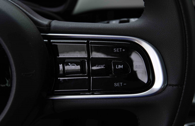 FIAT_FIAT_500E_2655014_18.jpg FIAT_FIAT_500E_2655014_18.jpg