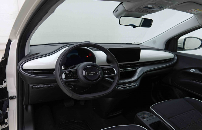 FIAT_FIAT_500E_2655022_7.jpg FIAT_FIAT_500E_2655022_7.jpg