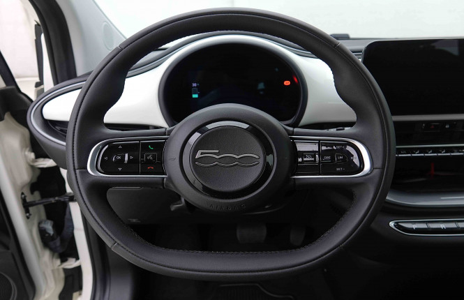 FIAT_FIAT_500E_2655022_8.jpg FIAT_FIAT_500E_2655022_8.jpg