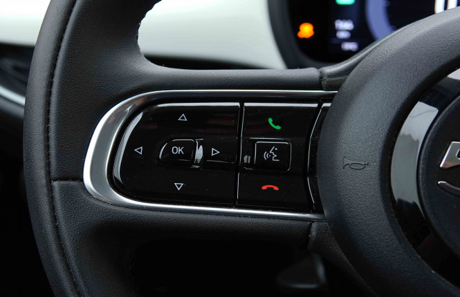 FIAT_FIAT_500E_2655036_18.jpg FIAT_FIAT_500E_2655036_18.jpg