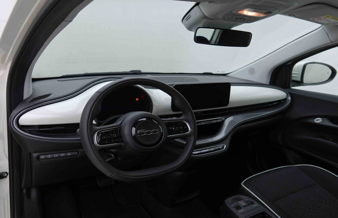 FIAT_FIAT_500E_2655036_7.jpg FIAT_FIAT_500E_2655036_7.jpg