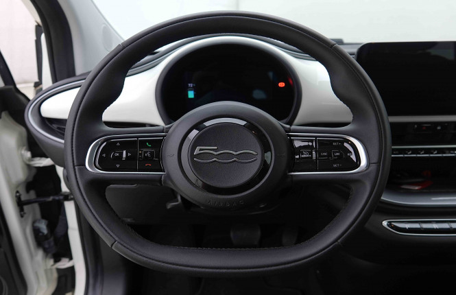 FIAT_FIAT_500E_2655036_8.jpg FIAT_FIAT_500E_2655036_8.jpg