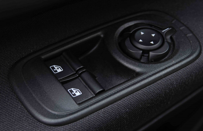 FIAT_FIAT_500E_2655037_21.jpg FIAT_FIAT_500E_2655037_21.jpg