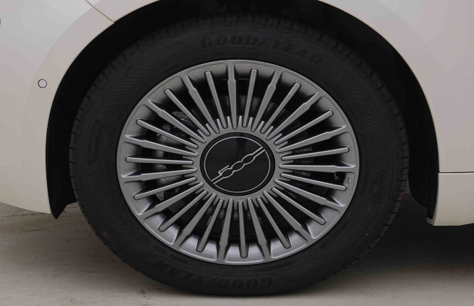 FIAT_FIAT_500E_2655037_22.jpg FIAT_FIAT_500E_2655037_22.jpg