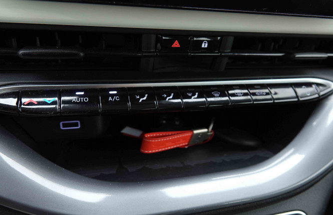 FIAT_FIAT_500E_2655039_13.jpg FIAT_FIAT_500E_2655039_13.jpg