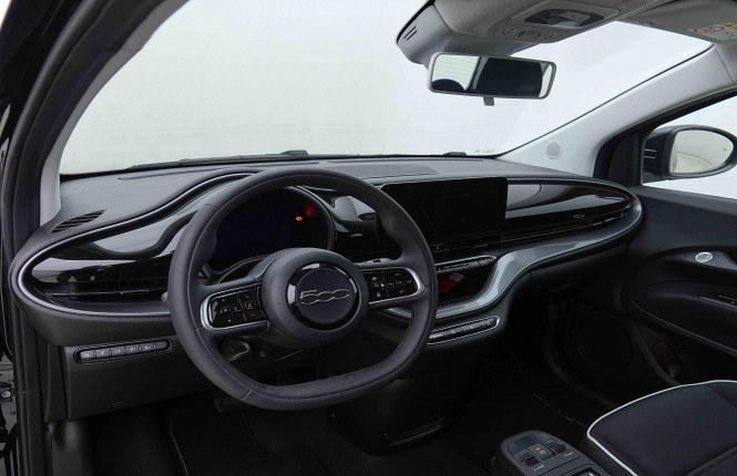 FIAT_FIAT_500E_2655041_7.jpg FIAT_FIAT_500E_2655041_7.jpg