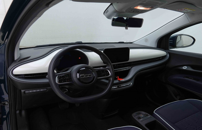 FIAT_FIAT_500E_2655513_7.jpg FIAT_FIAT_500E_2655513_7.jpg