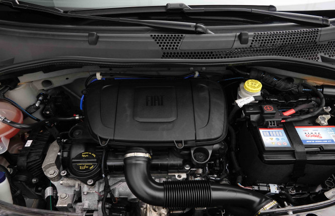 FIAT_FIAT_500_2653475_22.jpg FIAT_FIAT_500_2653475_22.jpg