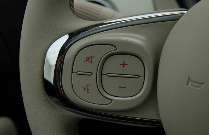 FIAT_FIAT_500_2653550_17.jpg FIAT_FIAT_500_2653550_17.jpg