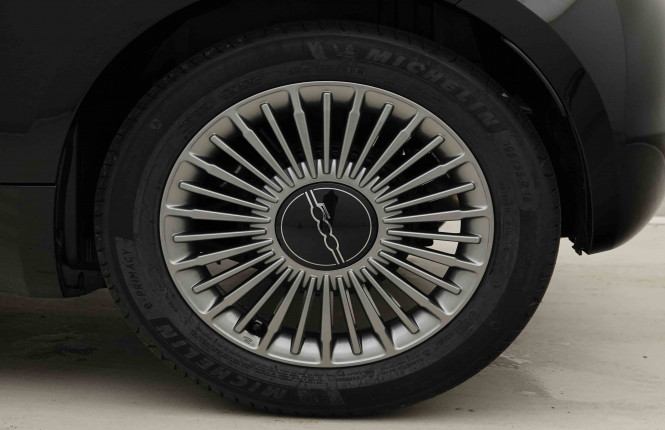 FIAT_FIAT_500_2654345_19.jpg FIAT_FIAT_500_2654345_19.jpg
