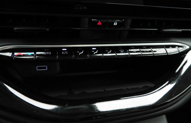 FIAT_FIAT_500_2654346_12.jpg FIAT_FIAT_500_2654346_12.jpg
