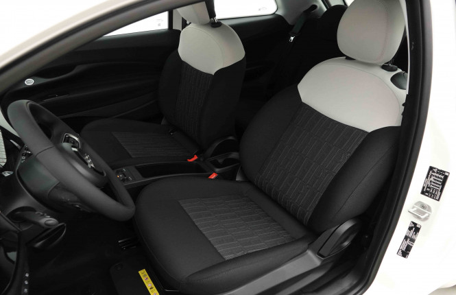 FIAT_FIAT_500_2654350_6.jpg FIAT_FIAT_500_2654350_6.jpg