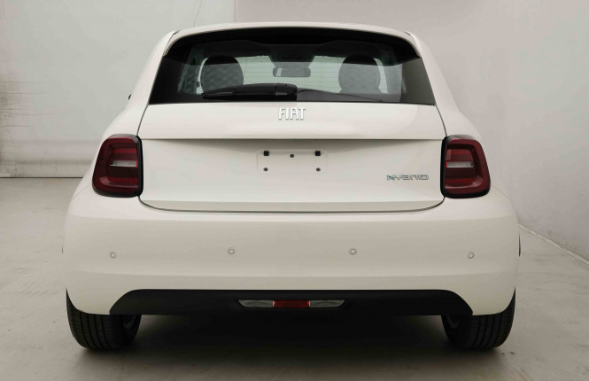 FIAT_FIAT_500_2654351_27.jpg FIAT_FIAT_500_2654351_27.jpg