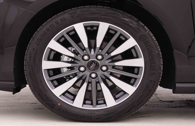 FORD_FORD_FOCUS_2444380_21.jpg